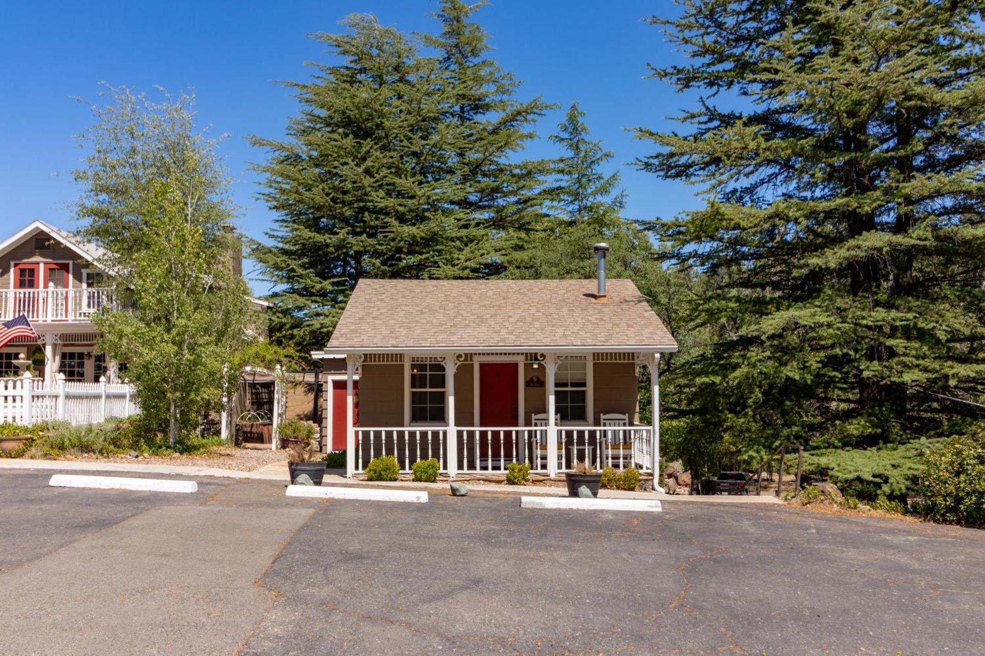 Prescott Pines Inn Exterior photo